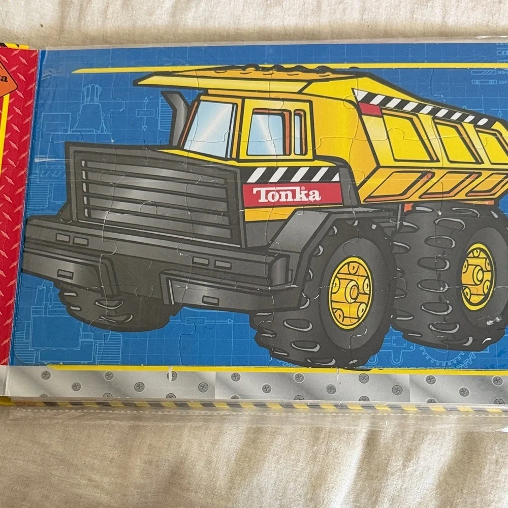 Tonka Construction Site Jigsaw Book - Yellow and Black